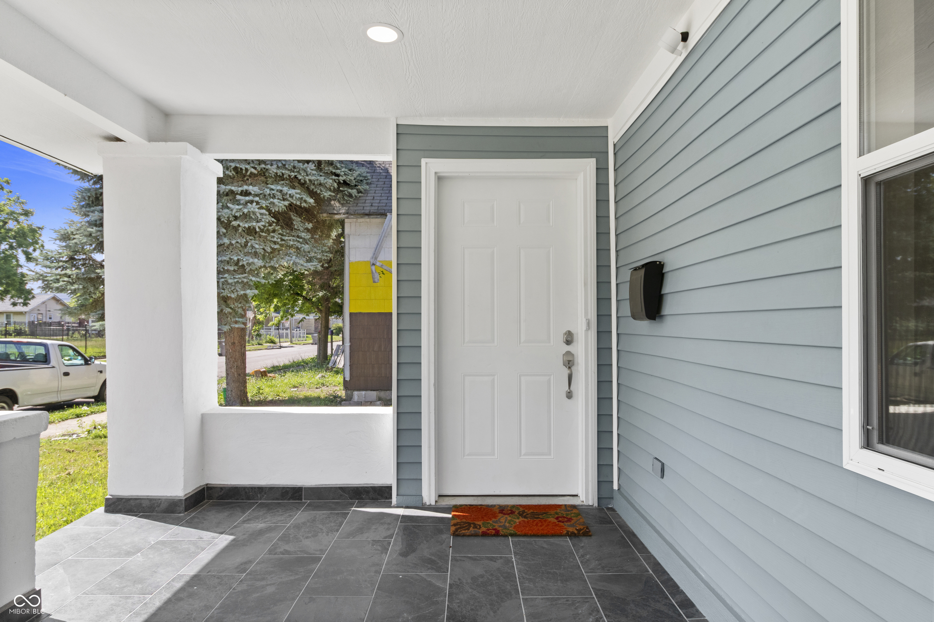 2430 Stuart Street Indianapolis, IN 46218 - Photo 4 of 51