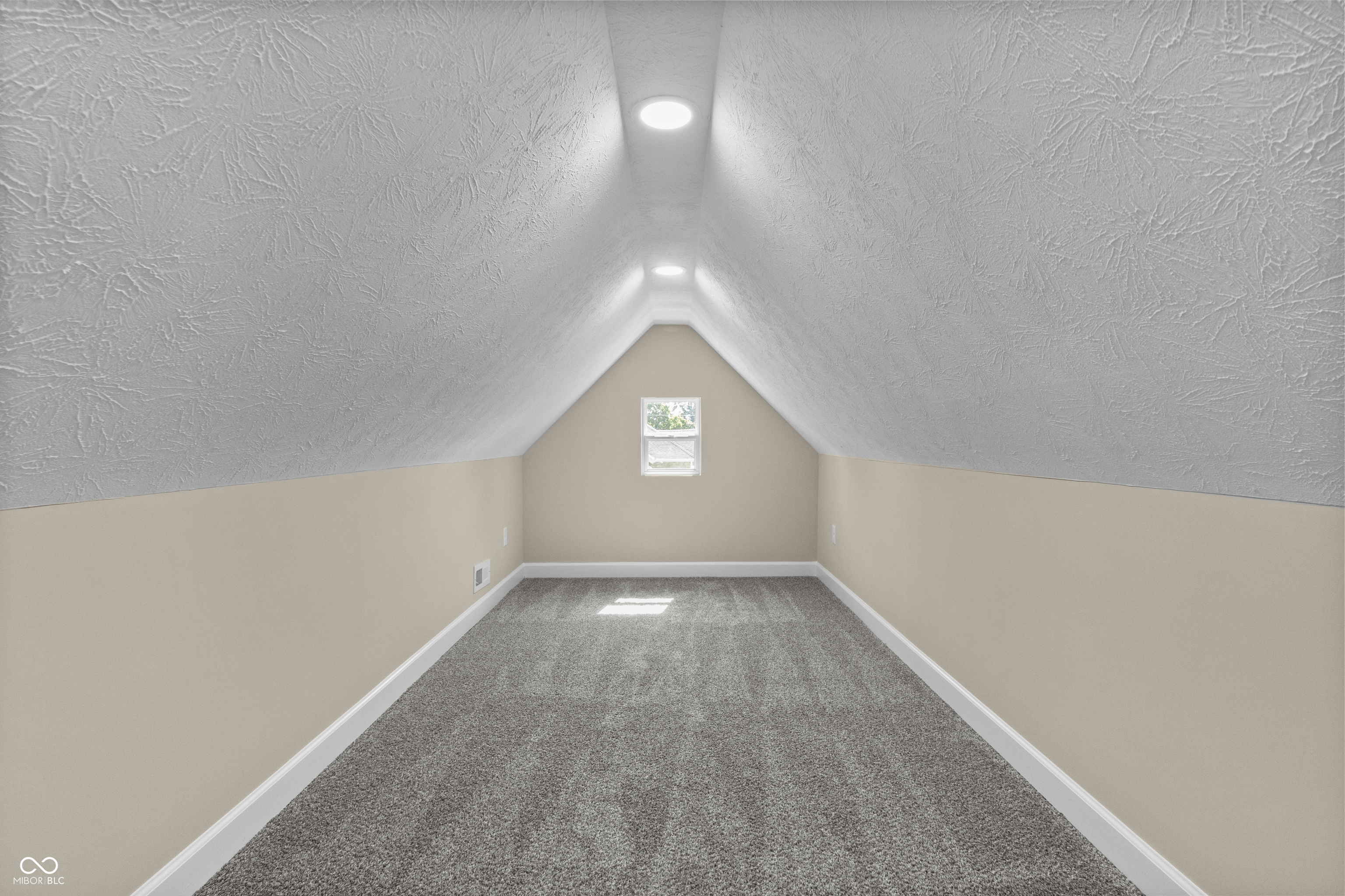 2430 Stuart Street Indianapolis, IN 46218 - Photo 45 of 51