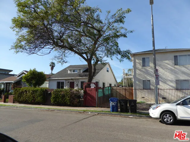 $6,400 | Brooks Avenue, Venice, CA 90291