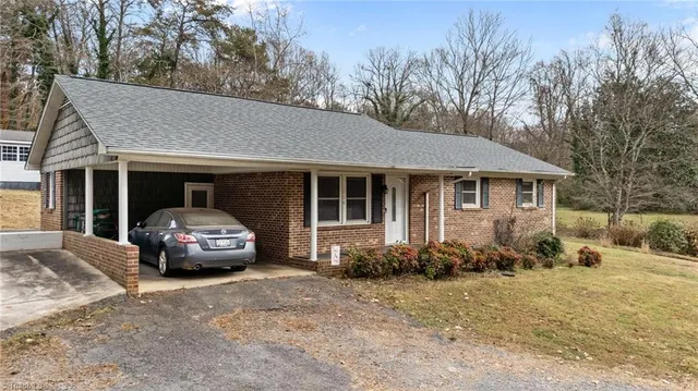 $234,900 | 134 North Park Drive, Jonesville, NC 28642