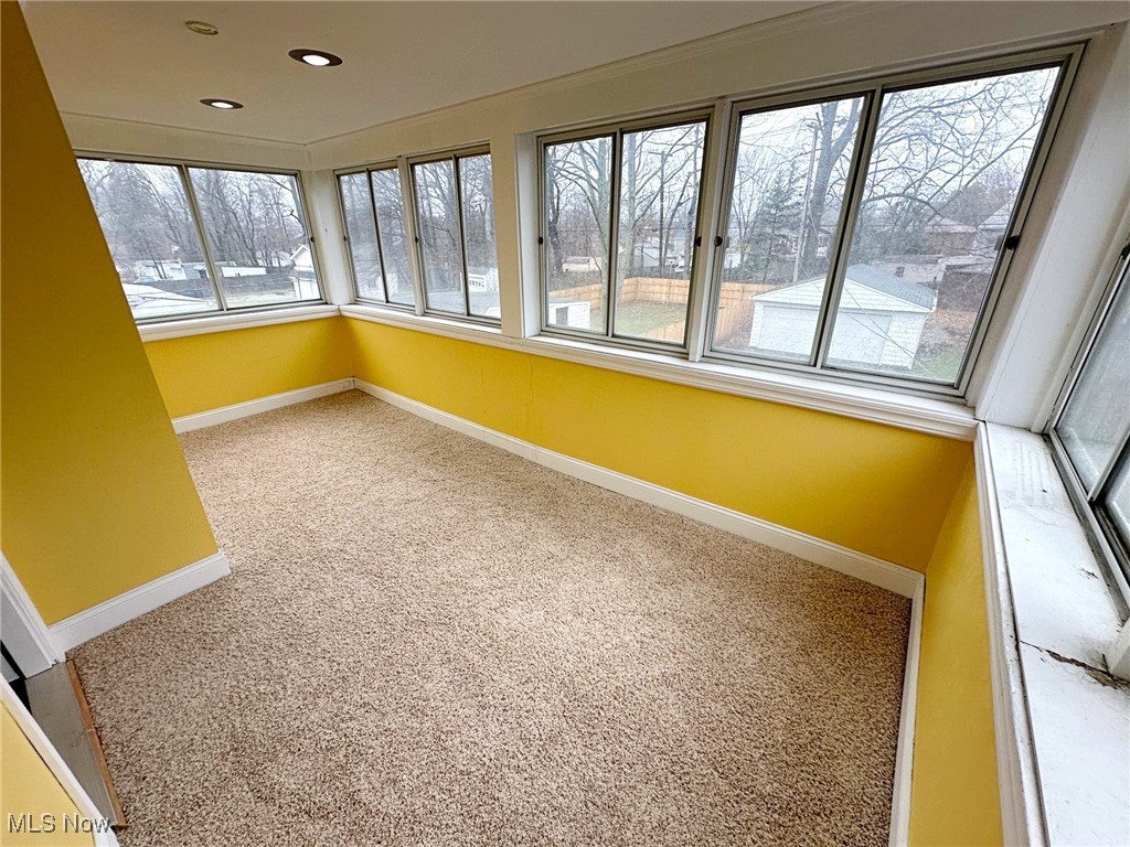 2247 Barrington Road Cleveland, OH 44118 - Photo 31 of 39