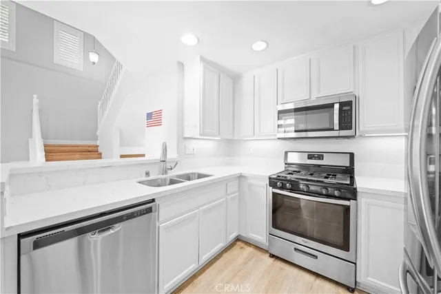 $805,000 | 14 Garrison Loop, Ladera Ranch, CA 92694