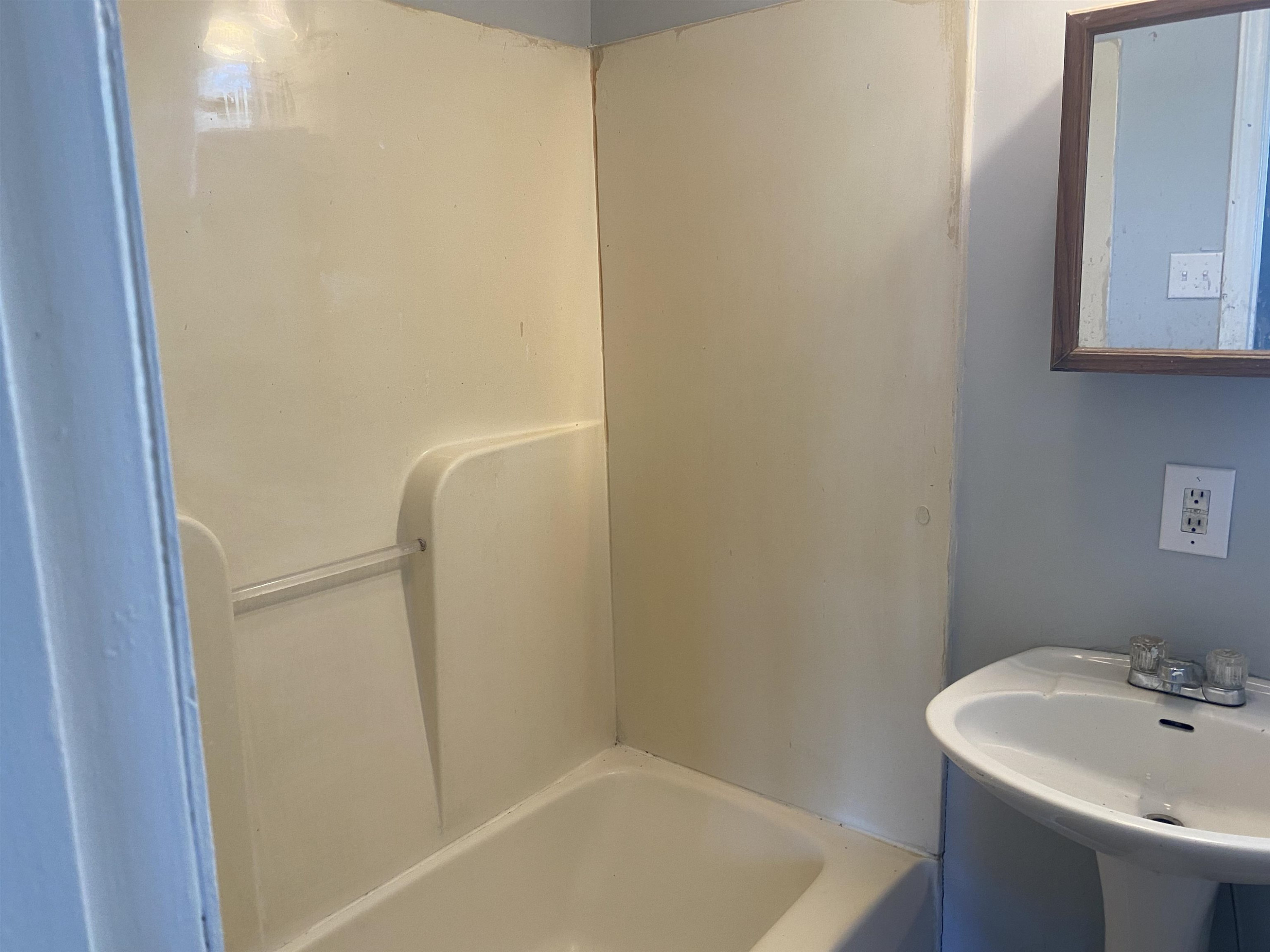 1404 Vaughn Road Burlington, NC 27217 - Photo 9 of 10 Photo 9
