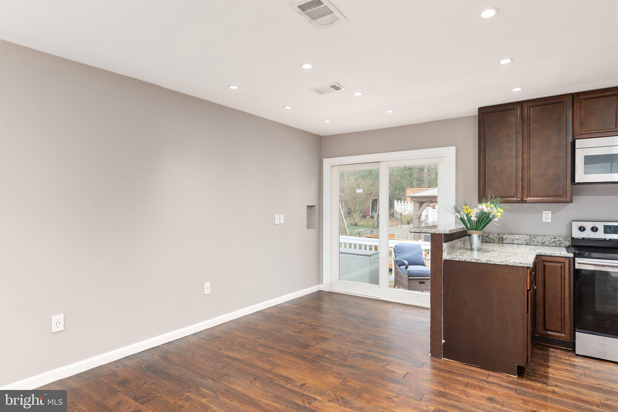 14976 Alaska Road Woodbridge, VA 22191 - Photo 16 of 36 Gallery Image 16