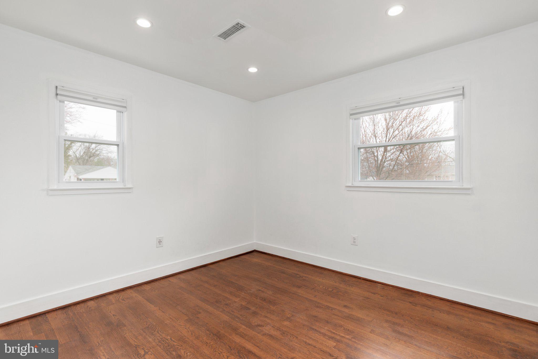 14976 Alaska Road Woodbridge, VA 22191 - Photo 18 of 36 Bedroom 1