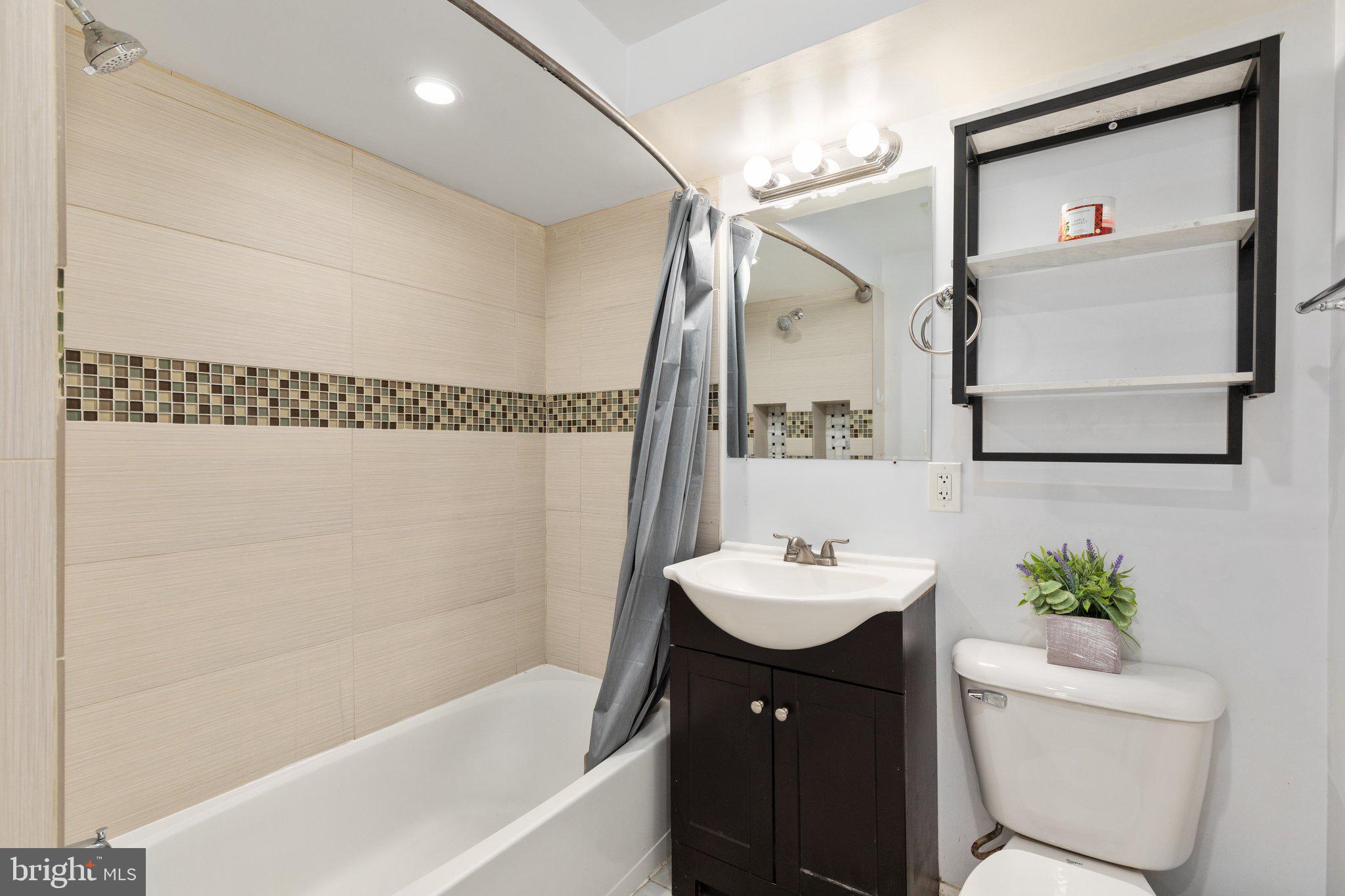14976 Alaska Road Woodbridge, VA 22191 - Photo 30 of 36 Full Bathroom on Lower Level