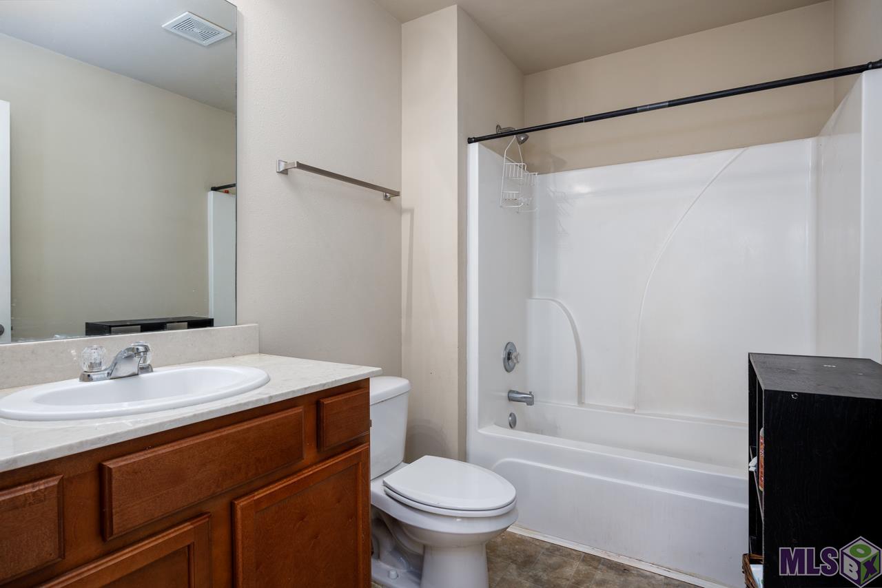 1703 West Worthy Road Gonzales, LA 70737 - Photo 13 of 16 Primary Bathroom
