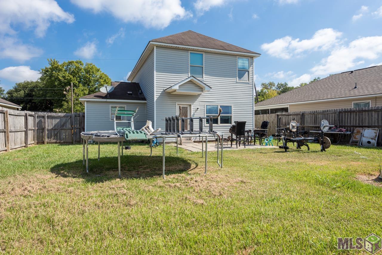 1703 West Worthy Road Gonzales, LA 70737 - Photo 6 of 16 Fully Fenced-In