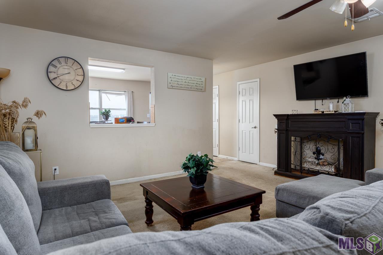 1703 West Worthy Road Gonzales, LA 70737 - Photo 7 of 16 Fireplace