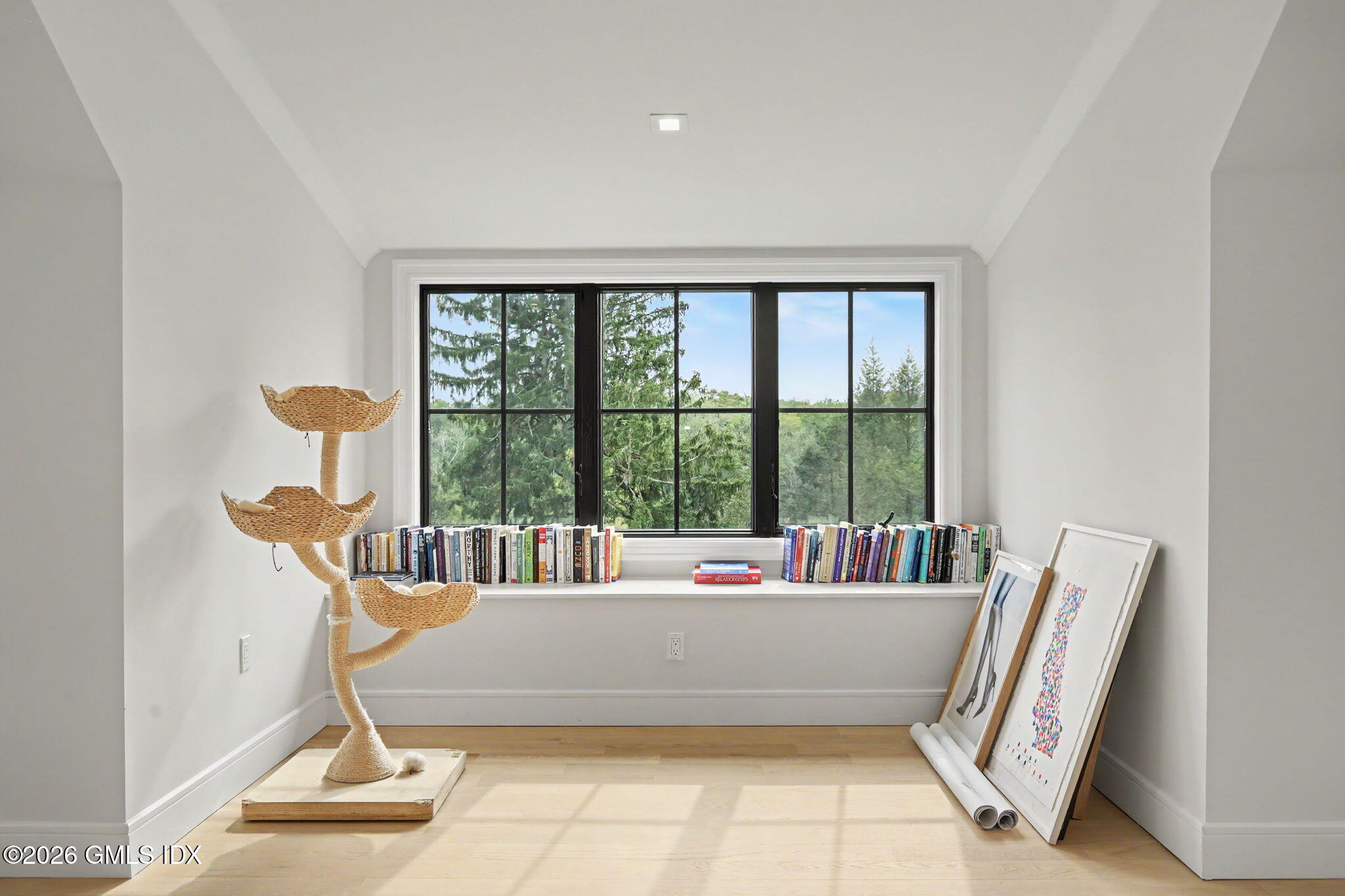 273 Riversville Road Greenwich, CT 06831 - Photo 31 of 49 window seat