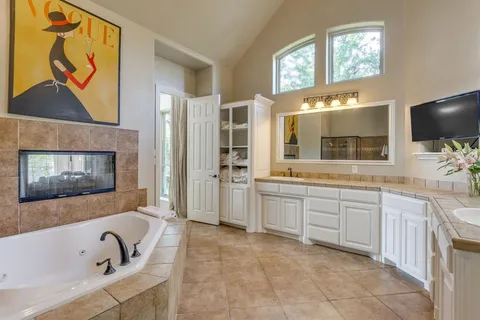 $1,150,000 | 305 Covered Bridge Drive, Fort Worth, TX 76108