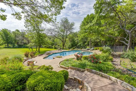 $1,150,000 | 305 Covered Bridge Drive, Fort Worth, TX 76108