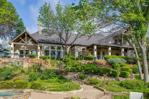 $1,150,000 | 305 Covered Bridge Drive, Fort Worth, TX 76108