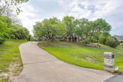 $1,150,000 | 305 Covered Bridge Drive, Fort Worth, TX 76108