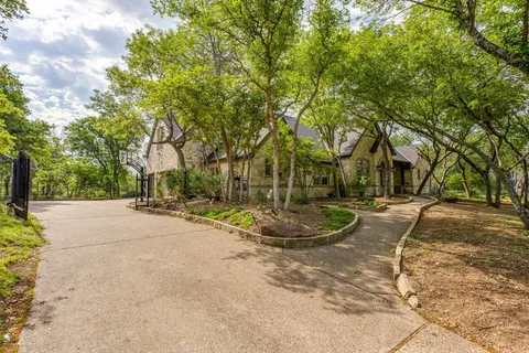 $1,150,000 | 305 Covered Bridge Drive, Fort Worth, TX 76108