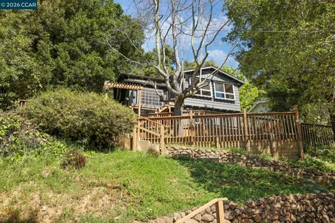 $999,000 | 5716 Merriewood Drive, Oakland, CA 94611
