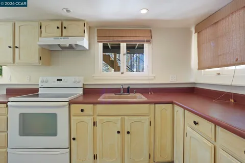 $999,000 | 5716 Merriewood Drive, Oakland, CA 94611