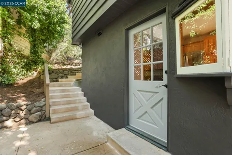 $999,000 | 5716 Merriewood Drive, Oakland, CA 94611