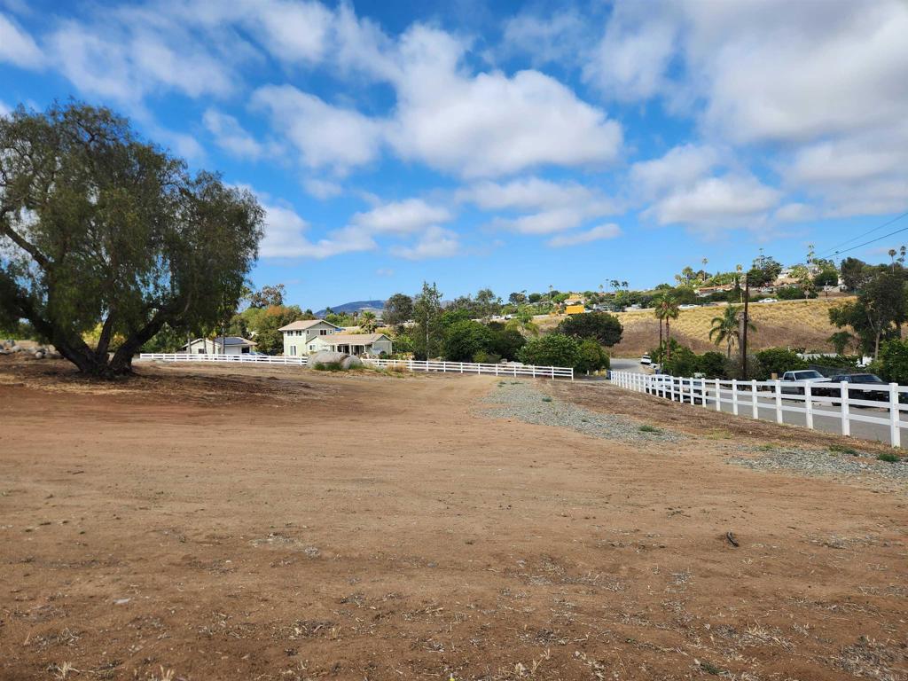 1060 Crest View Road Vista, CA 92081 - Photo 18 of 58