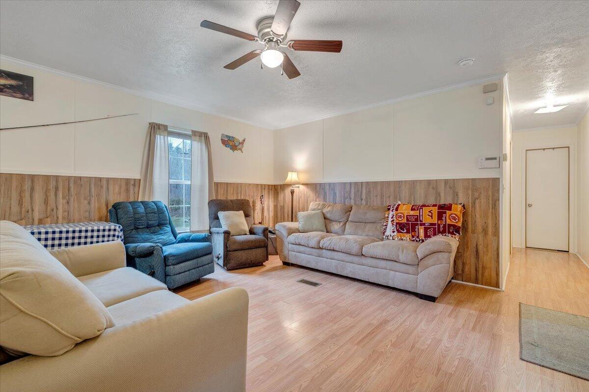 1606 Dunbrack Road Covington, VA 24426 - Photo 16 of 93 12-MIB00585