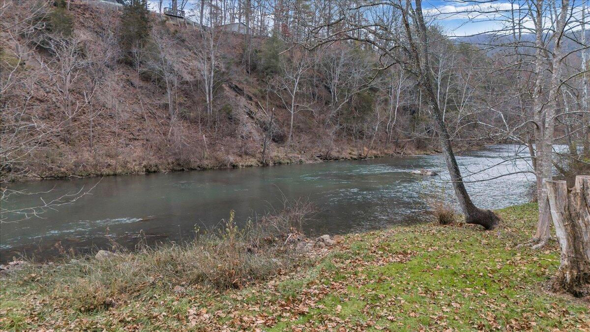 1606 Dunbrack Road Covington, VA 24426 - Photo 58 of 93 55-DJI_20241204134900_0040_D