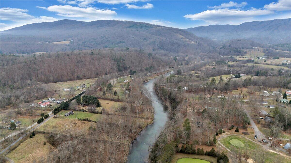 1606 Dunbrack Road Covington, VA 24426 - Photo 83 of 93 82-DJI_20241204140027_0076_D
