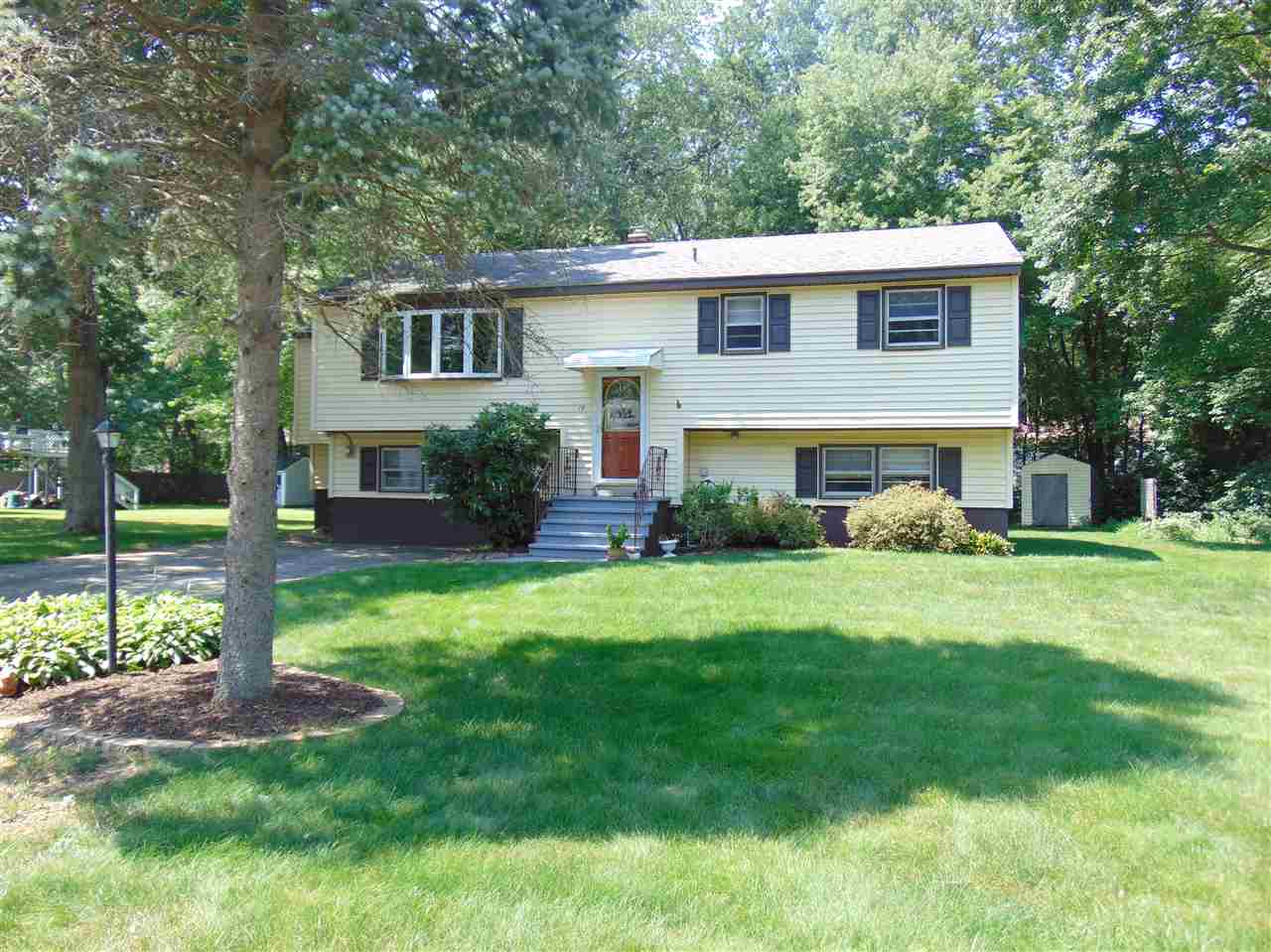 10 Poplar Road Salem, NH 03079 - Photo 1 of 35 Gallery Image 1