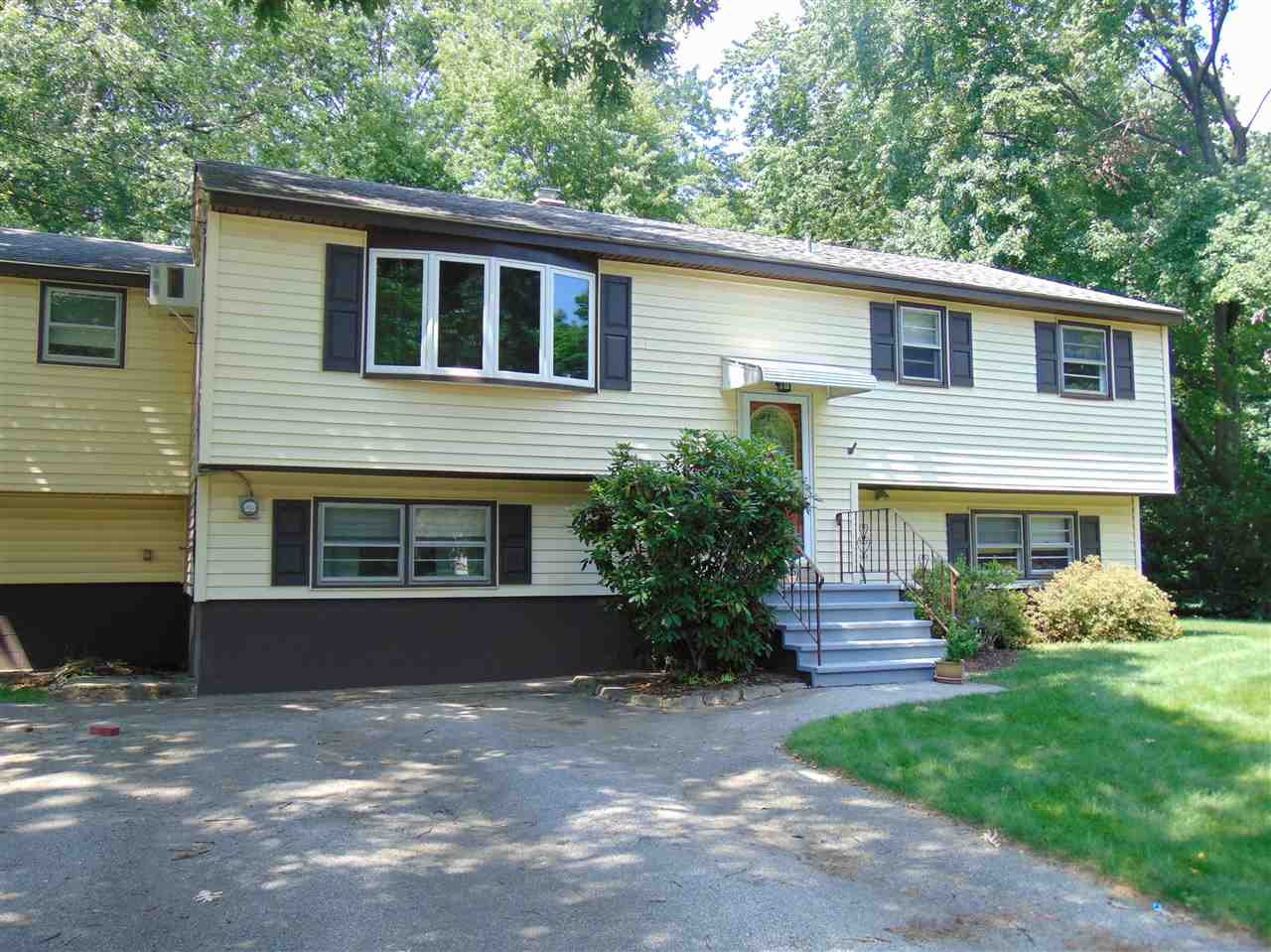 10 Poplar Road Salem, NH 03079 - Photo 2 of 35 Gallery Image 2