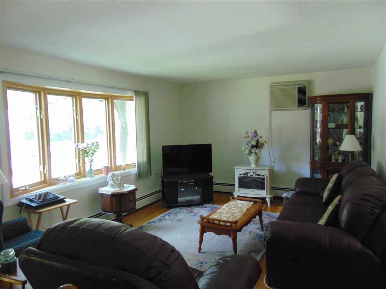 10 Poplar Road Salem, NH 03079 - Photo 14 of 35 Gallery Image 14