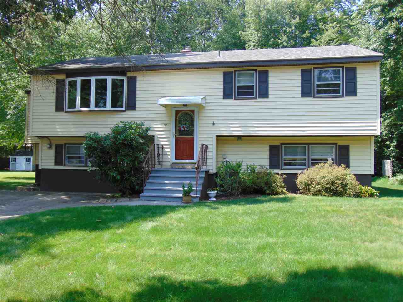 10 Poplar Road Salem, NH 03079 - Photo 4 of 35 Gallery Image 4