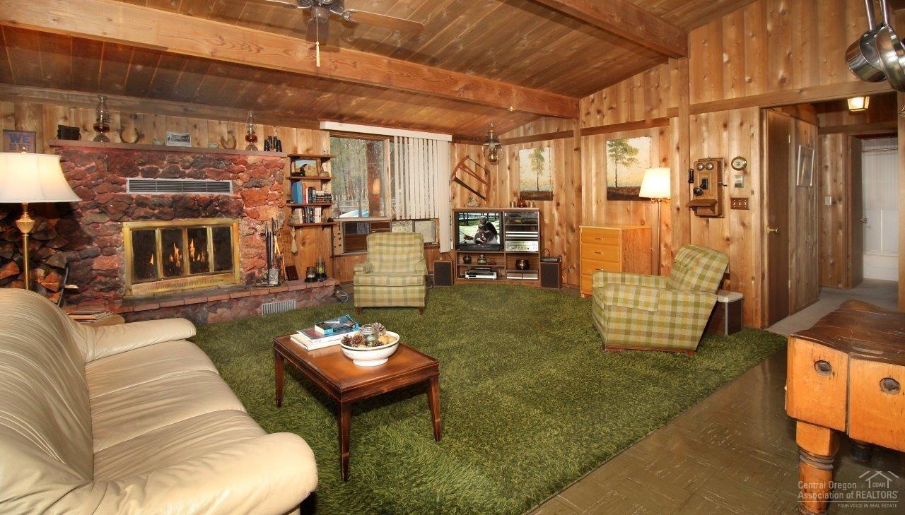 16102 Old Juniper Road Sisters, OR 97759 - Photo 4 of 20 Greatroom living with cedar walls and ce