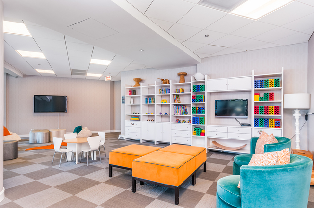 1201 South Prairie Avenue, Unit 3404 Chicago, IL 60605 - Photo 33 of 38 a living room with furniture and a flat screen tv