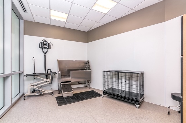 1201 South Prairie Avenue, Unit 3404 Chicago, IL 60605 - Photo 37 of 38 a room with gym equipment and view of living room