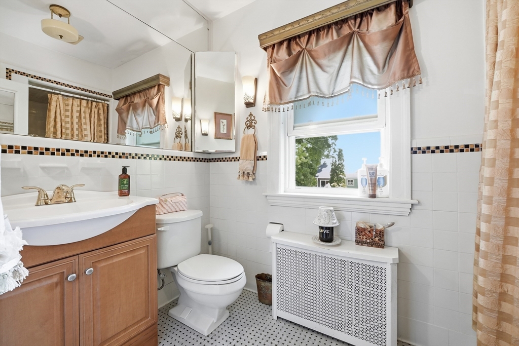 32 Terrace Drive Worcester, MA 01609 - Photo 19 of 42
