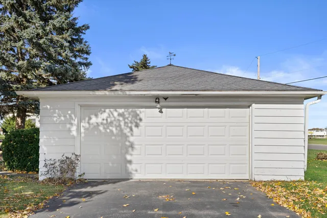 $499,900 | 4230 Michel Court, Caledonia, WI 53126