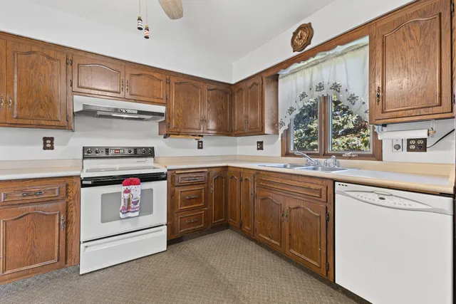 $499,900 | 4230 Michel Court, Caledonia, WI 53126