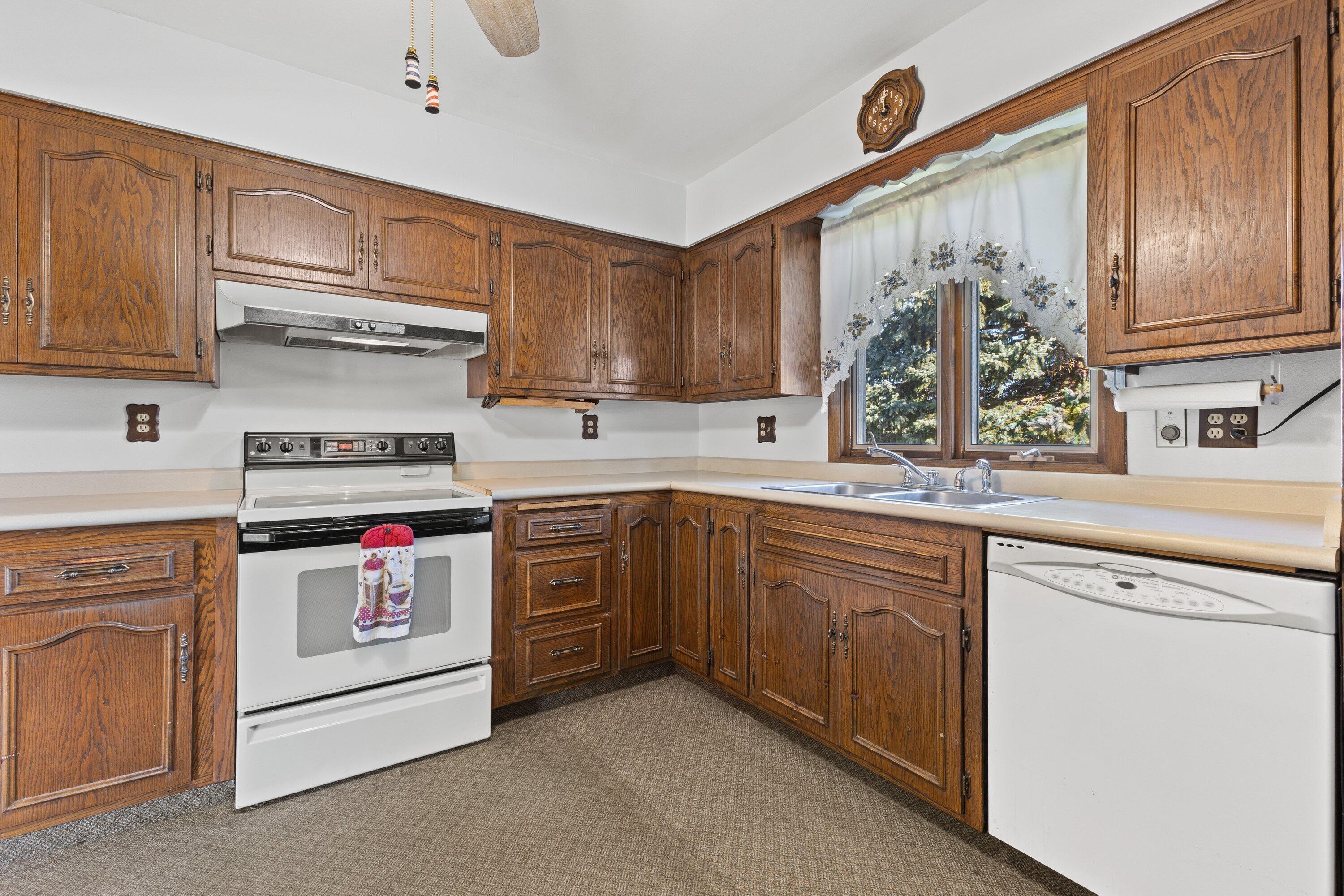 4230 Michel Court Caledonia, WI 53126 - Photo 21 of 41 IMG_2720