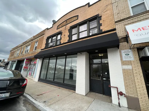 $2,000 | 3242 North Pulaski Road, Unit 1, Chicago, IL 60641
