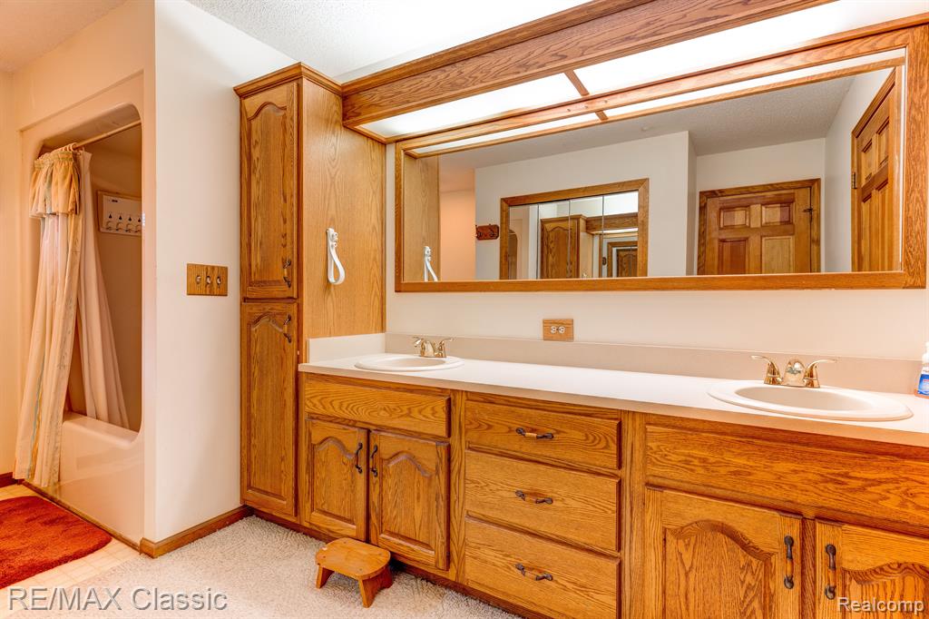 2939 Grove Street Road Standish, MI 48658 - Photo 12 of 49