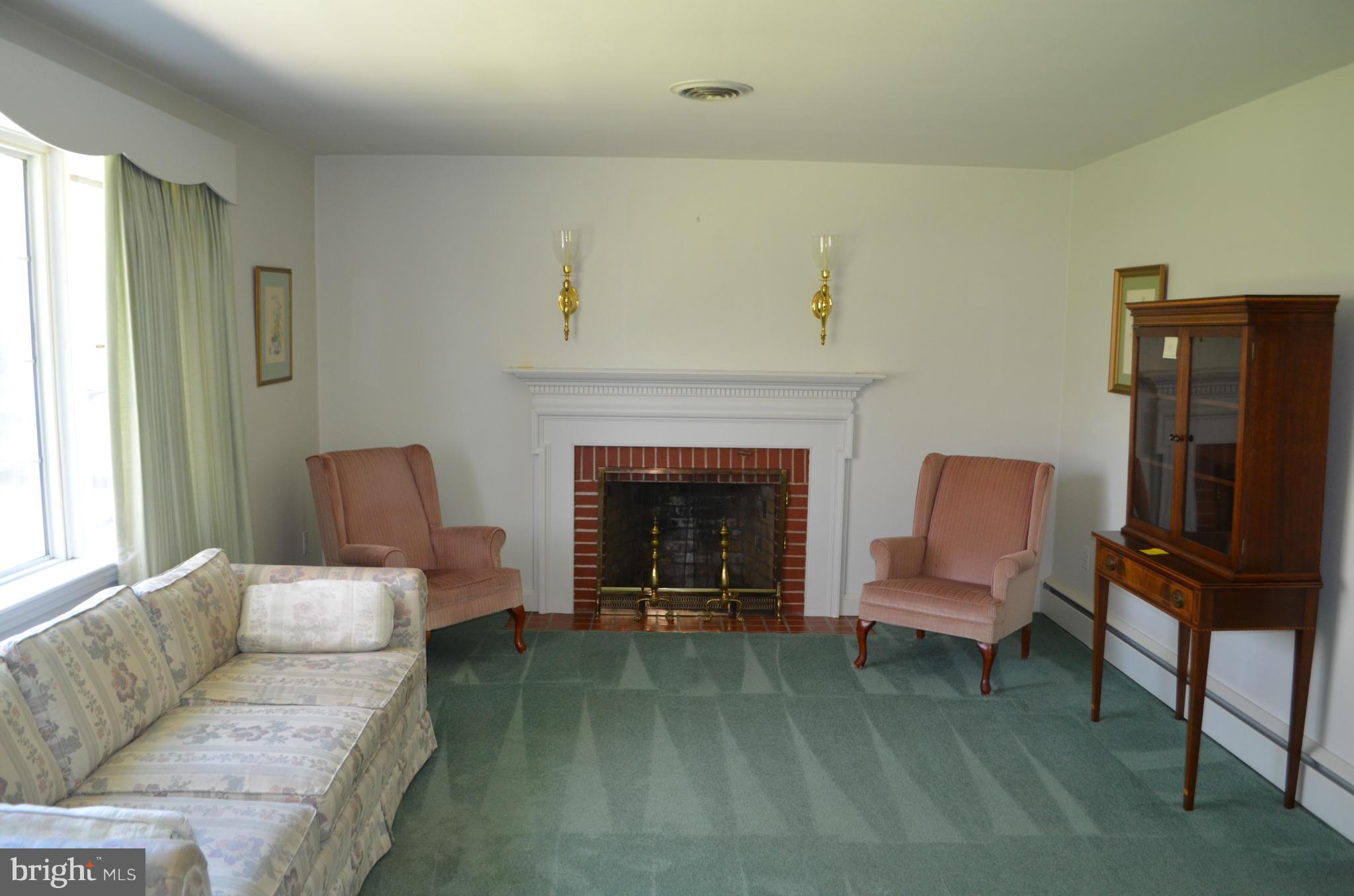 3725 Ligon Road Ellicott City, MD 21042 - Photo 3 of 25 Living Room