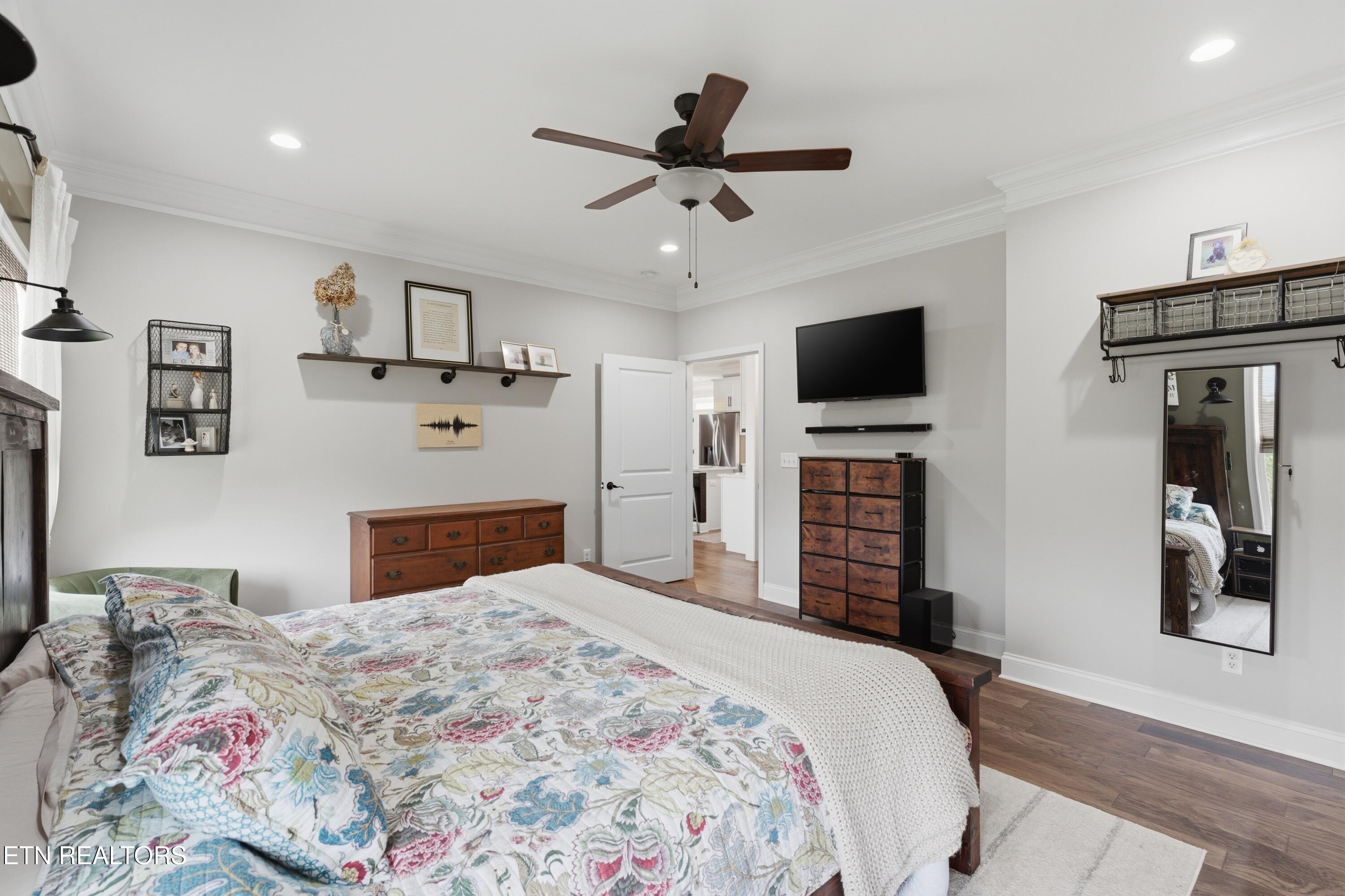 229 Ridgefield Drive Maryville, TN 37804 - Photo 18 of 48 18-Primary Bedroom