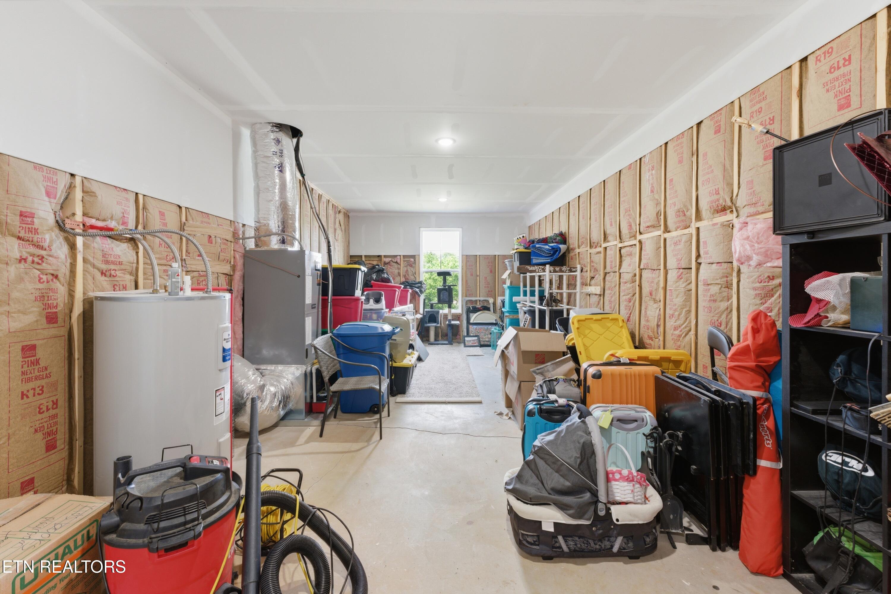 229 Ridgefield Drive Maryville, TN 37804 - Photo 34 of 48 35-Storage