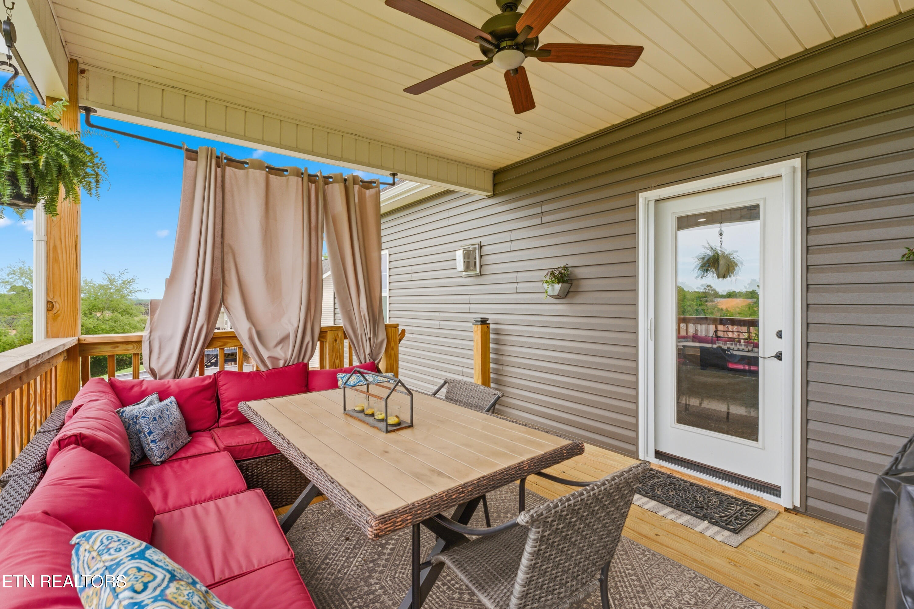 229 Ridgefield Drive Maryville, TN 37804 - Photo 37 of 48 10-Covered Deck