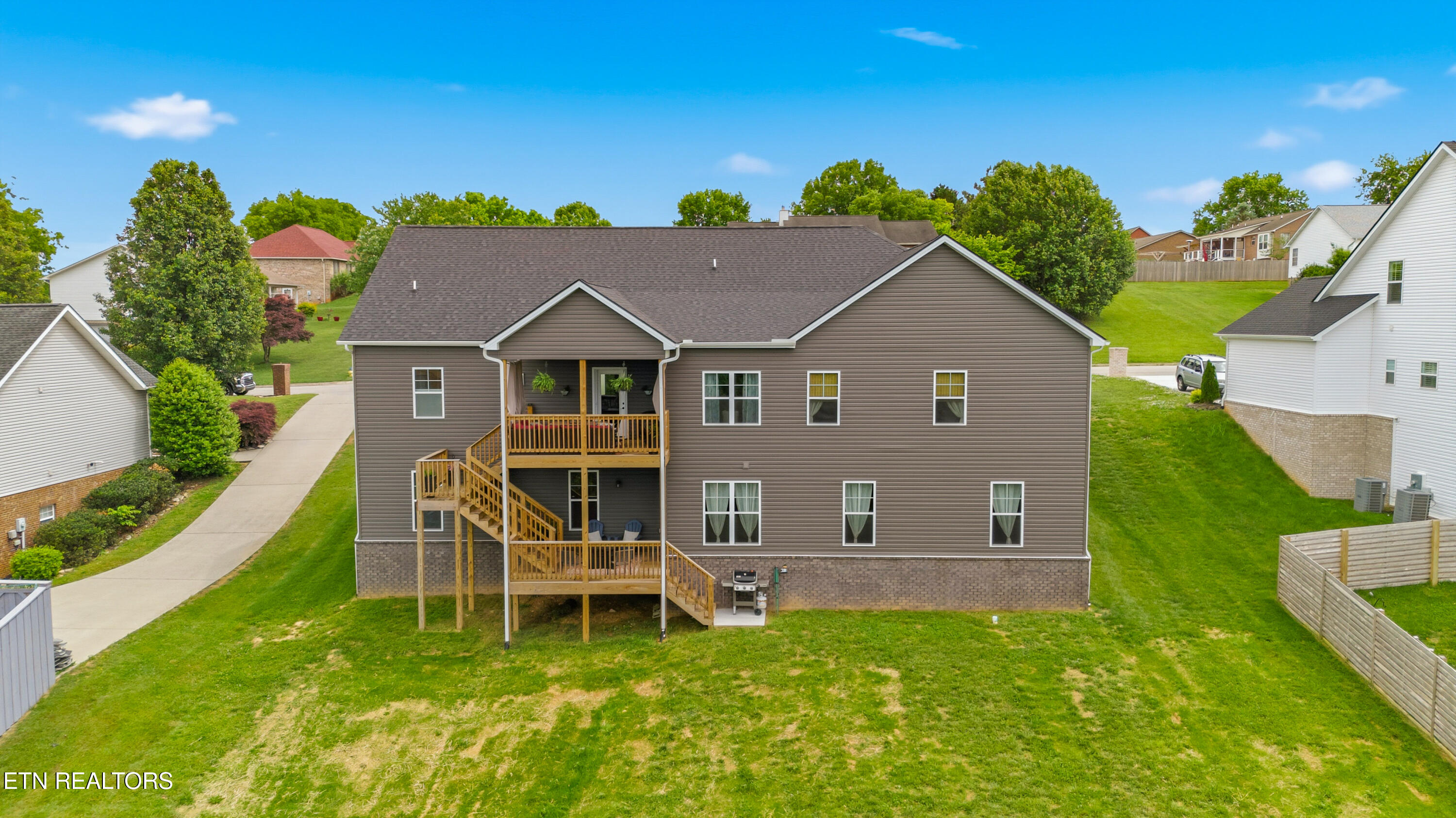 229 Ridgefield Drive Maryville, TN 37804 - Photo 40 of 48 39-Exterior