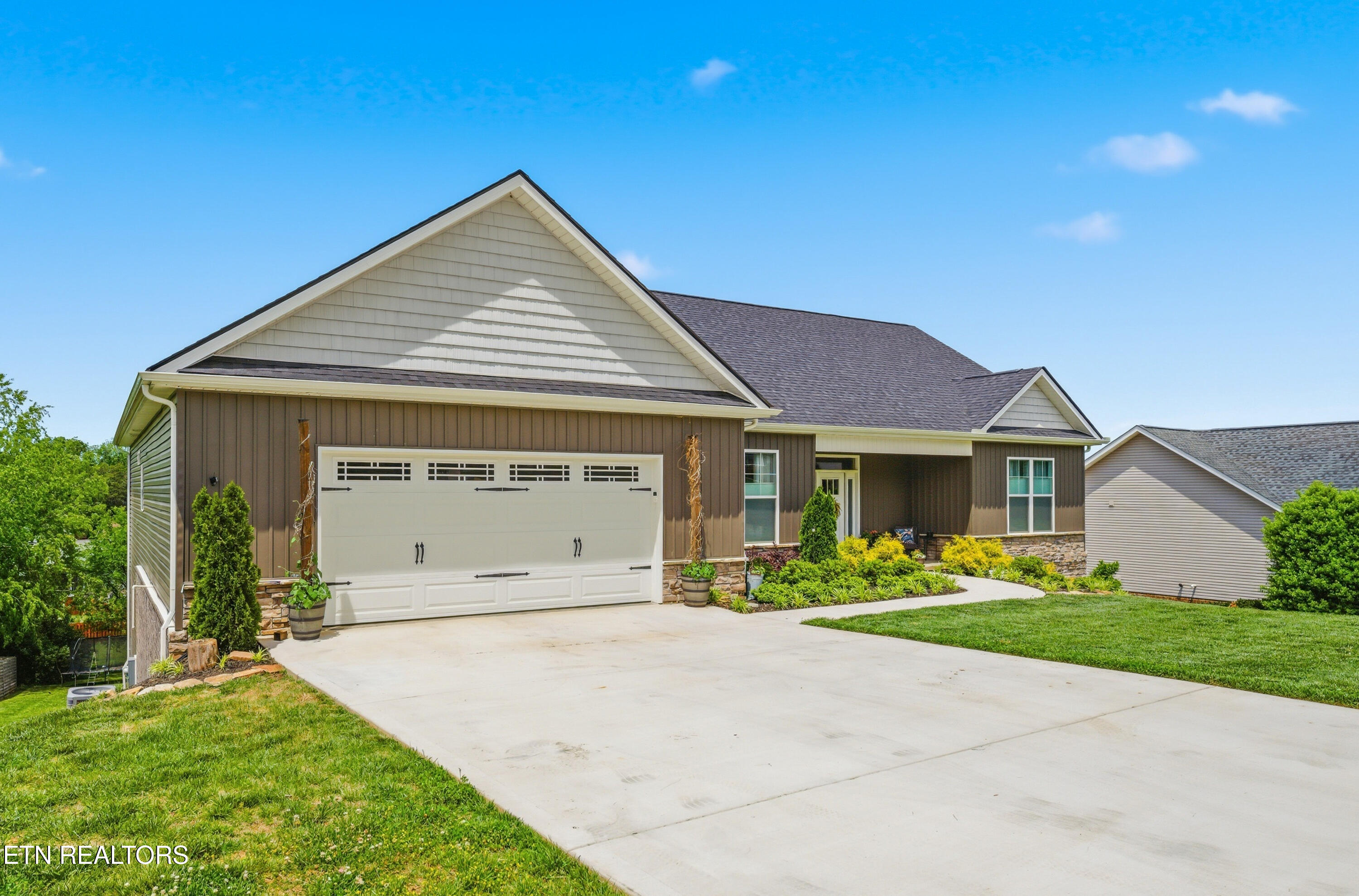 229 Ridgefield Drive Maryville, TN 37804 - Photo 4 of 48 47-Exterior