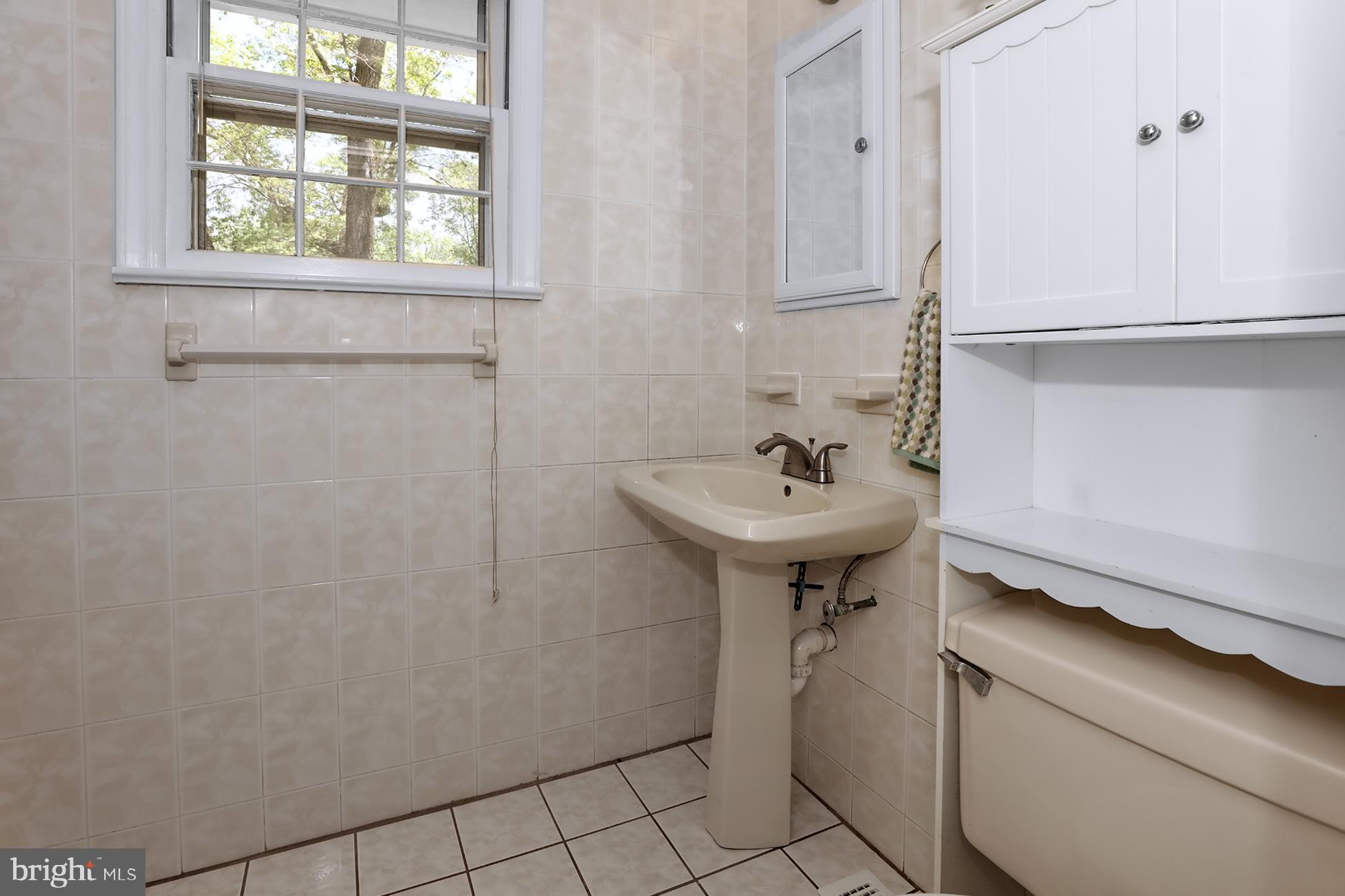 136 Randall Road Princeton, NJ 08540 - Photo 22 of 25 Second Bathroom