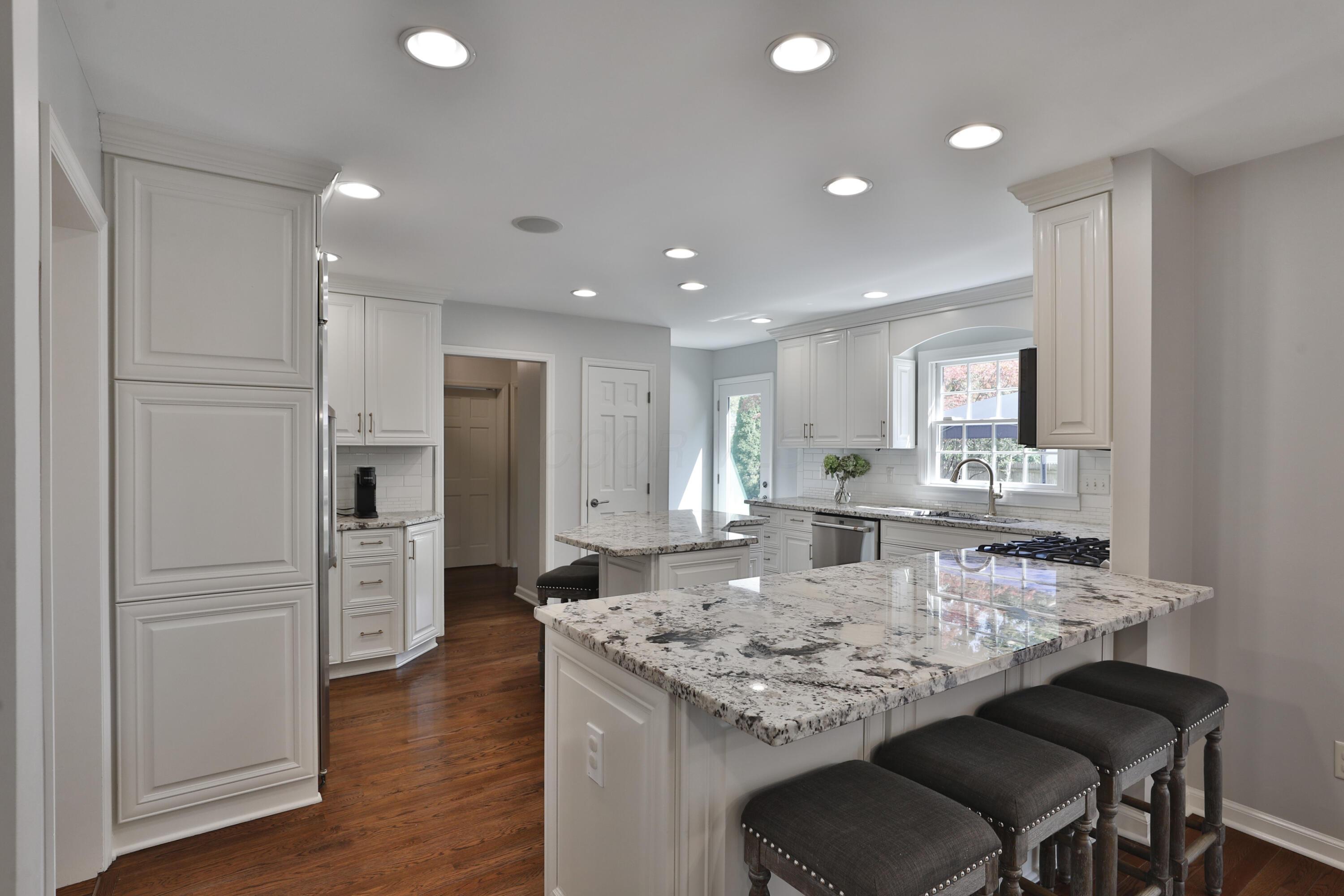 2305 Haverford Road Columbus, OH 43220 - Photo 13 of 60 2305-Haverford-13