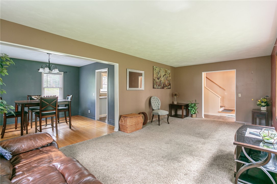 27 Alpine Drive Penfield, NY 14580 - Photo 2 of 30