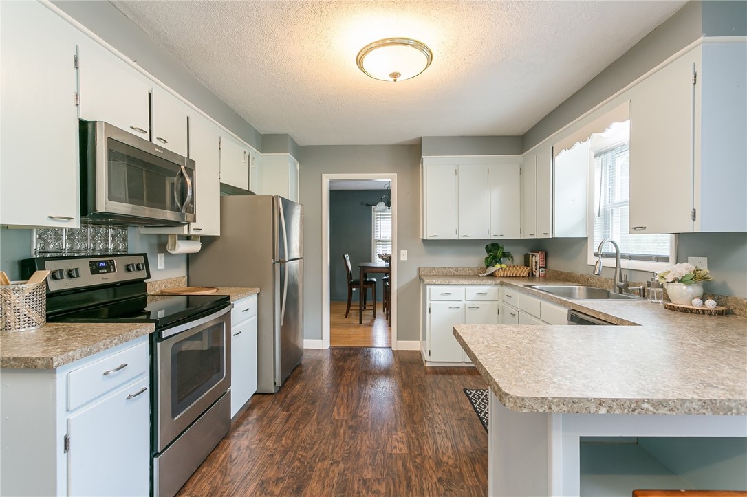 27 Alpine Drive Penfield, NY 14580 - Photo 7 of 30