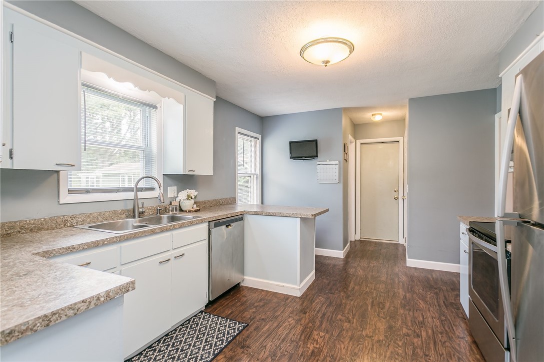 27 Alpine Drive Penfield, NY 14580 - Photo 8 of 30